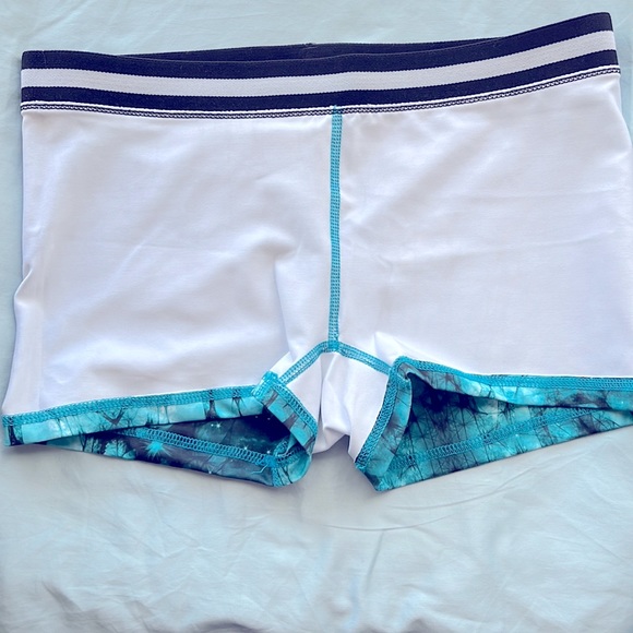 SOFFE DRI Low Rise Turquoise Black Star Athletic Shorts Size Medium - Picture 7 of 8